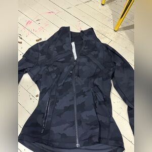 Lululemon define jacket. size 8. Black camo print